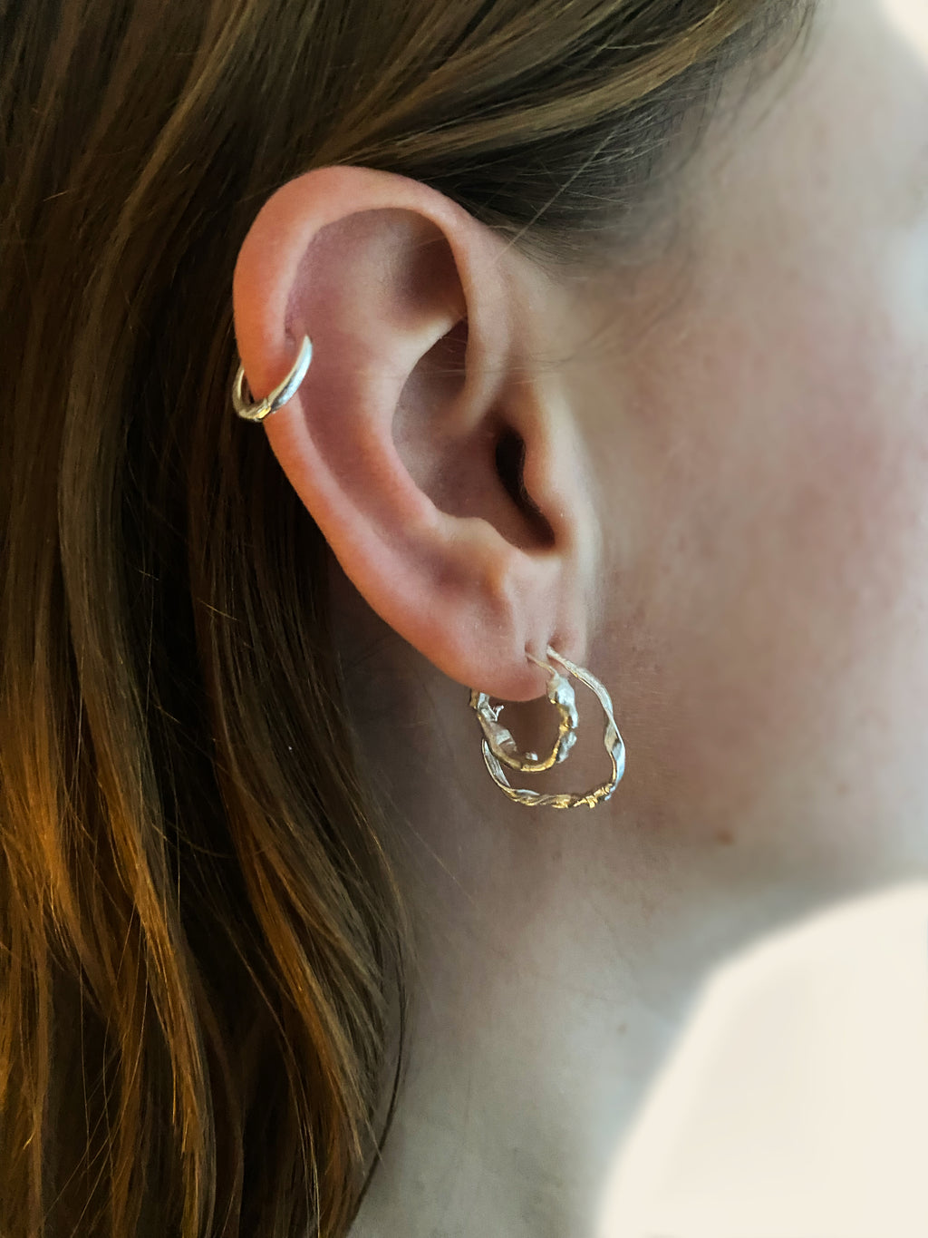 Twisted Hoops 02