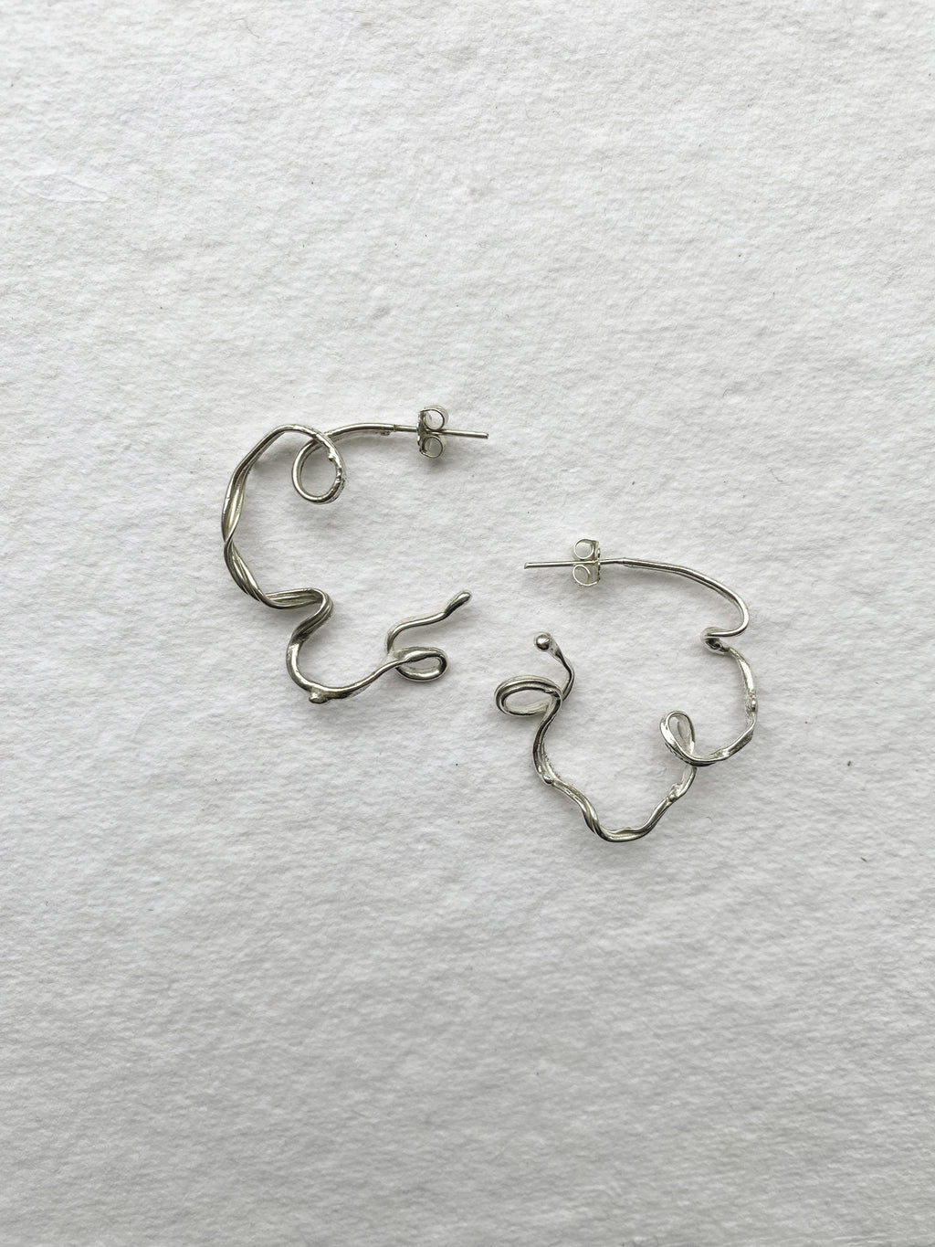 Sculptural hoops 01