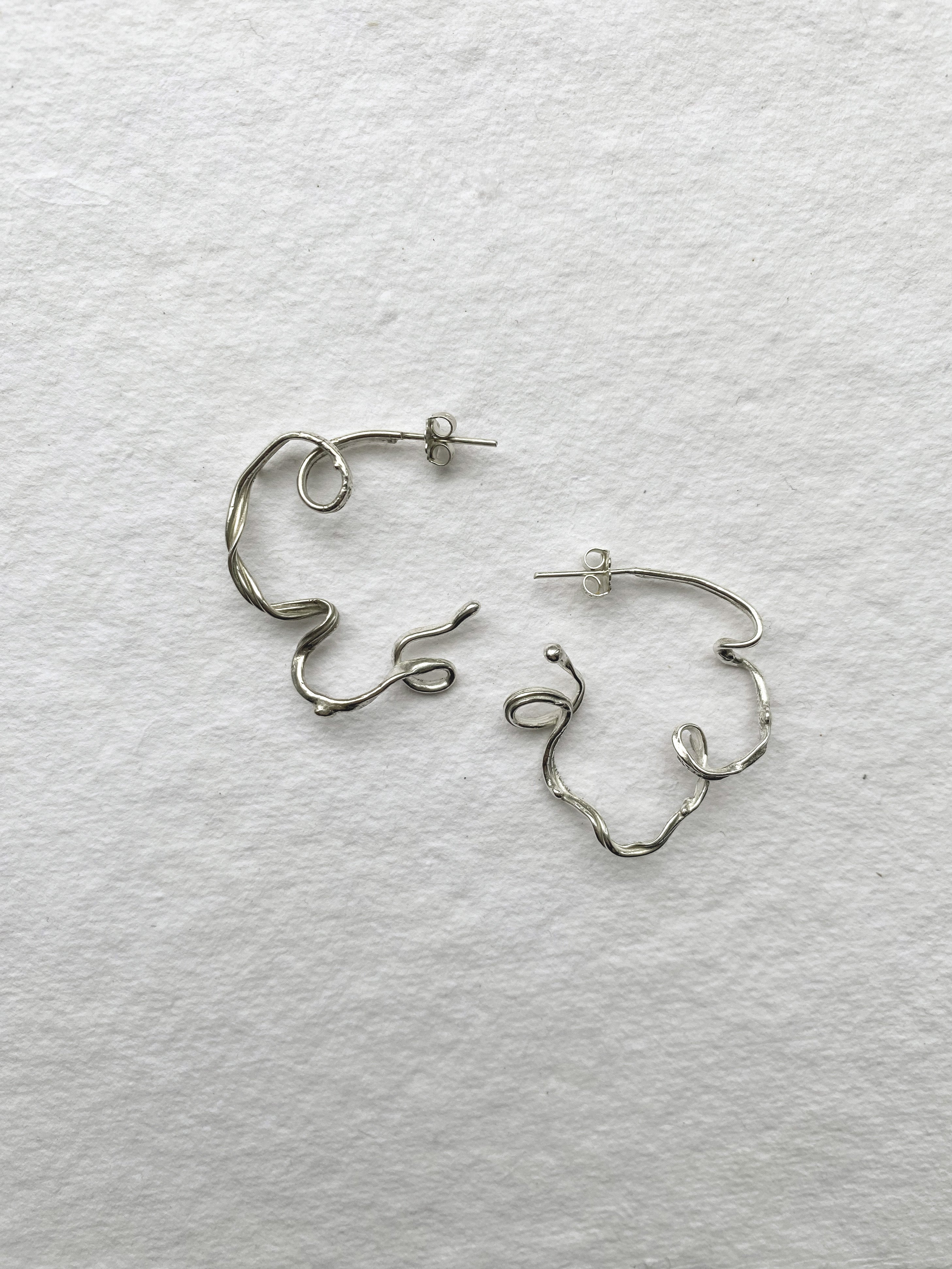 Sculptural hoops 01